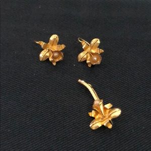 Vintage earrings and pin